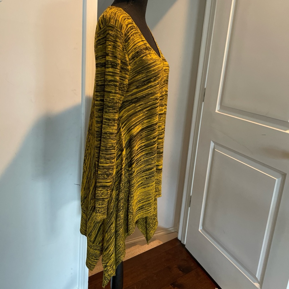Cupio Boho Style Asymmetrical Tunic SizeL Black Gold Melange Print Transitional